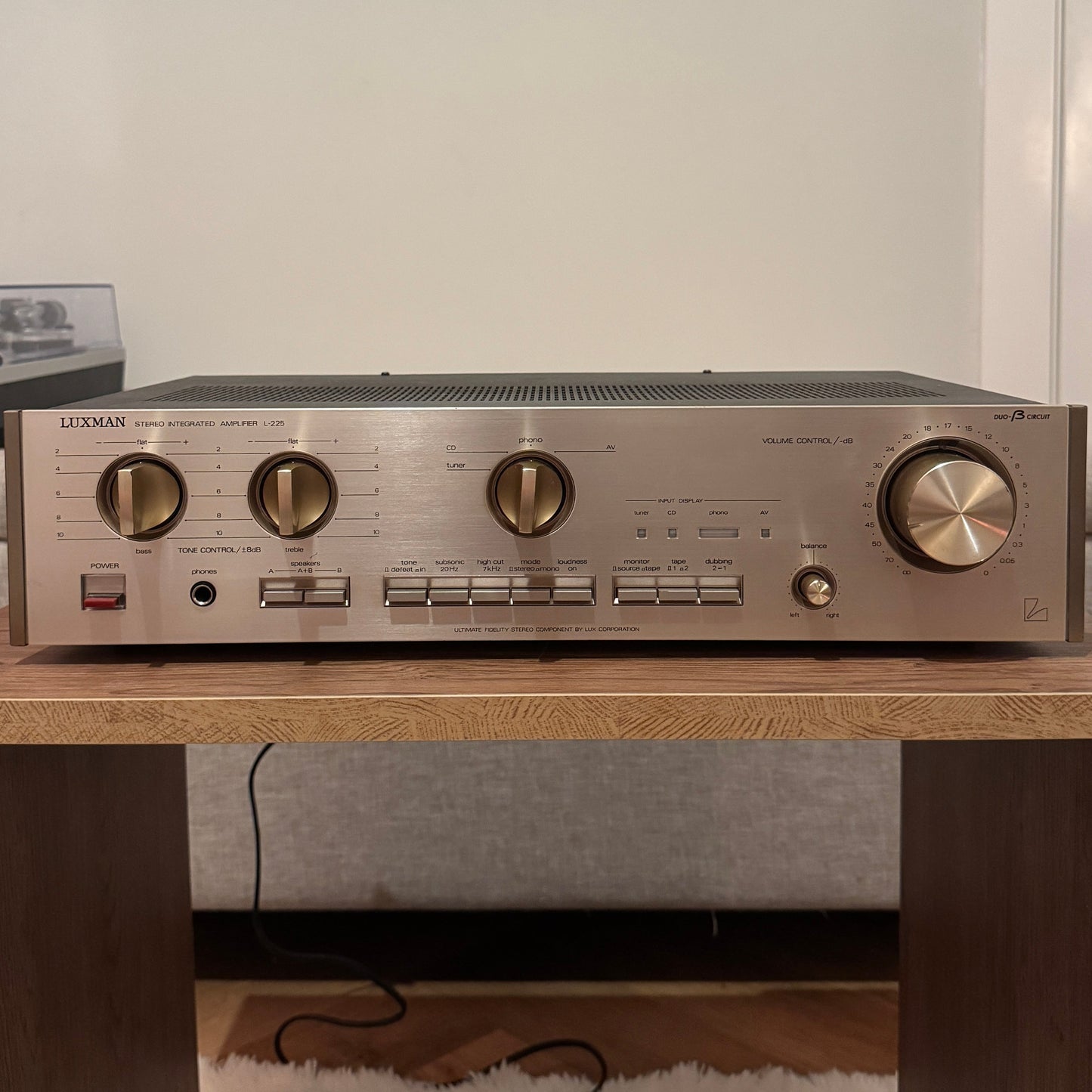 Luxman L-225 Duo-Beta Circuit Stereo Integrated Amplifier