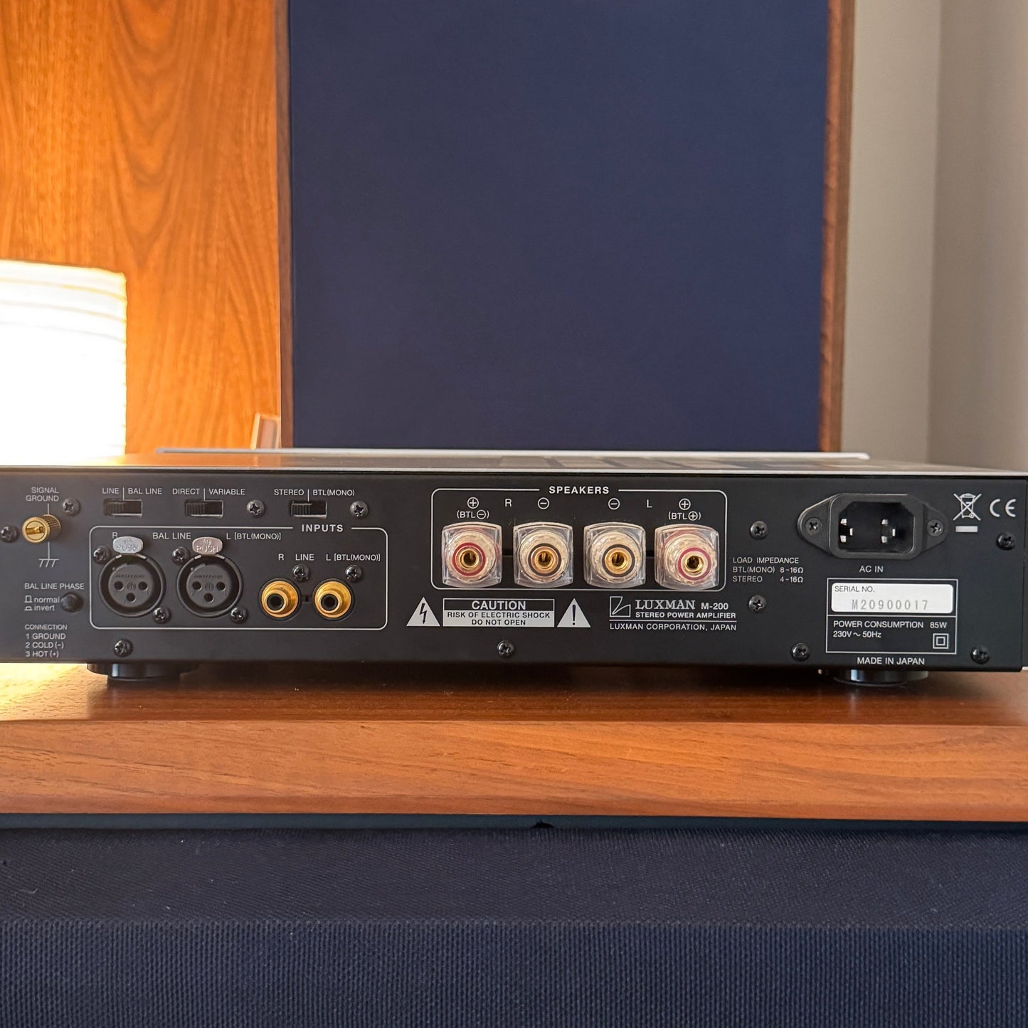 Luxman M-200