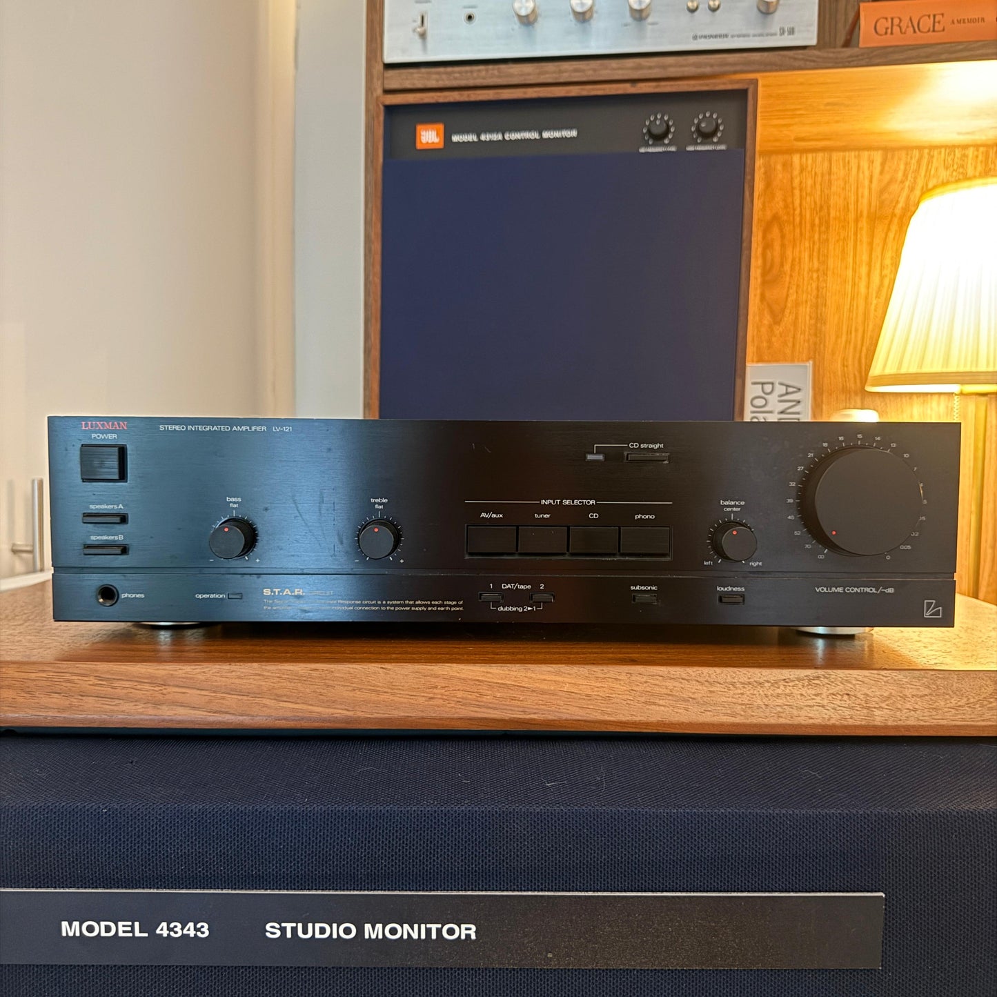Luxman Stereo Integrated Amplifier LV-121