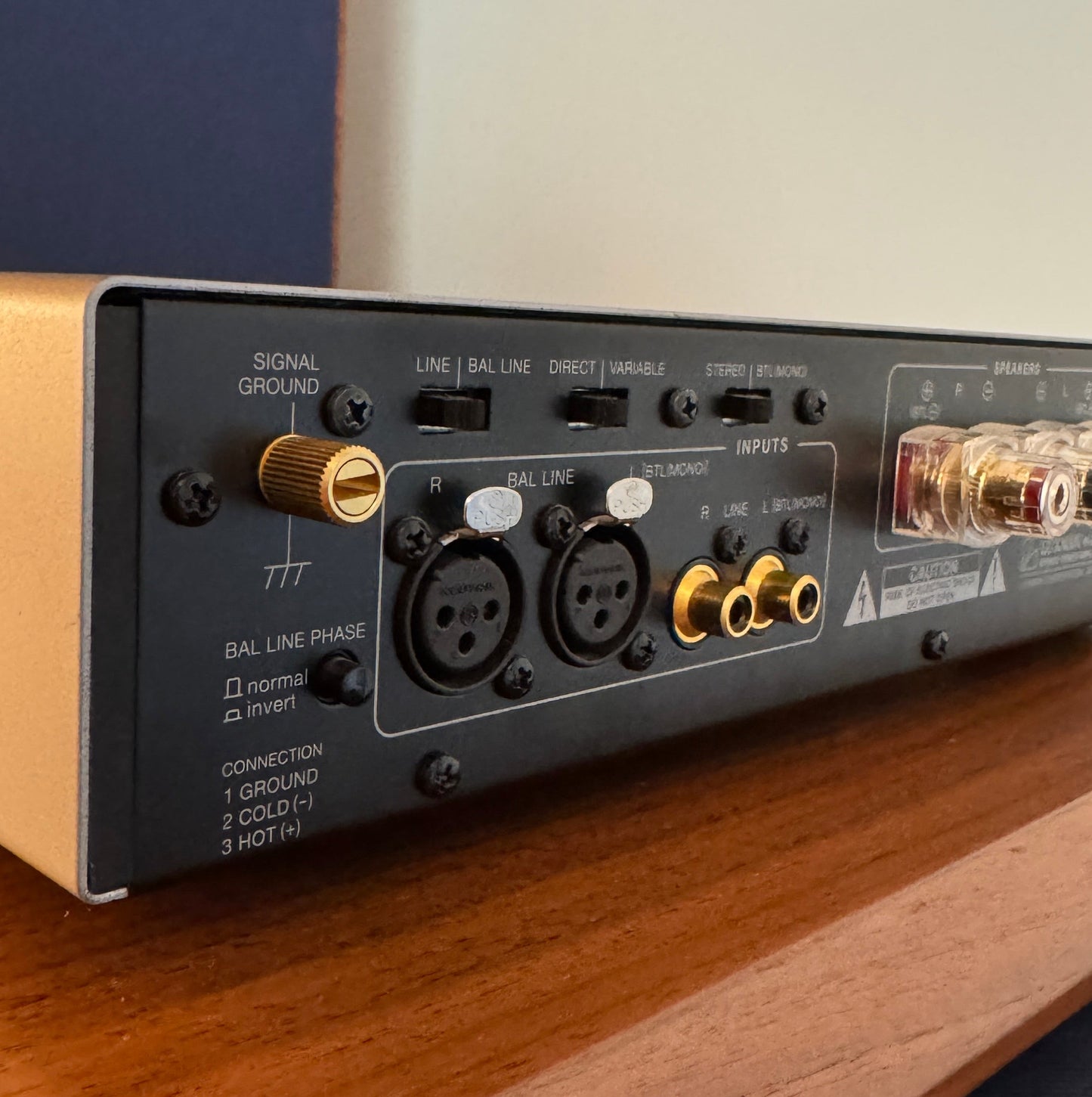 Luxman M-200