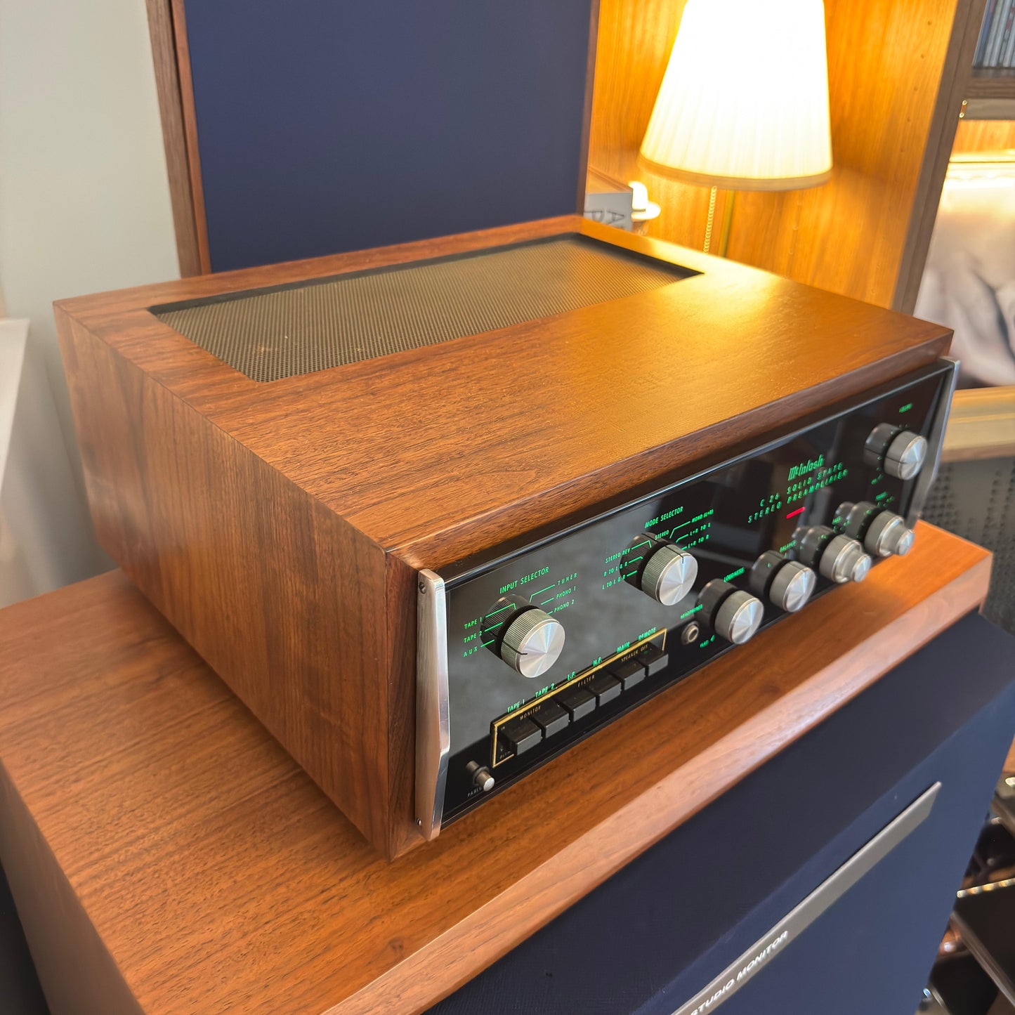 McIntosh C26 Stereo Preamplifier