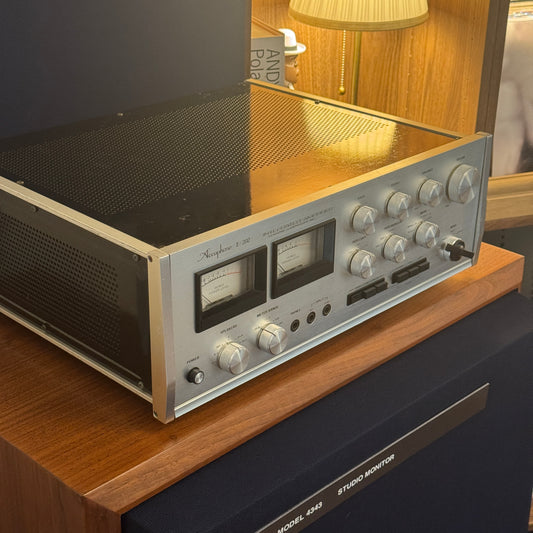 Accuphase E-202