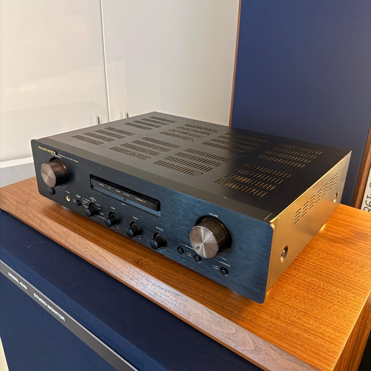 Marantz Integrated Amplifier PM6002