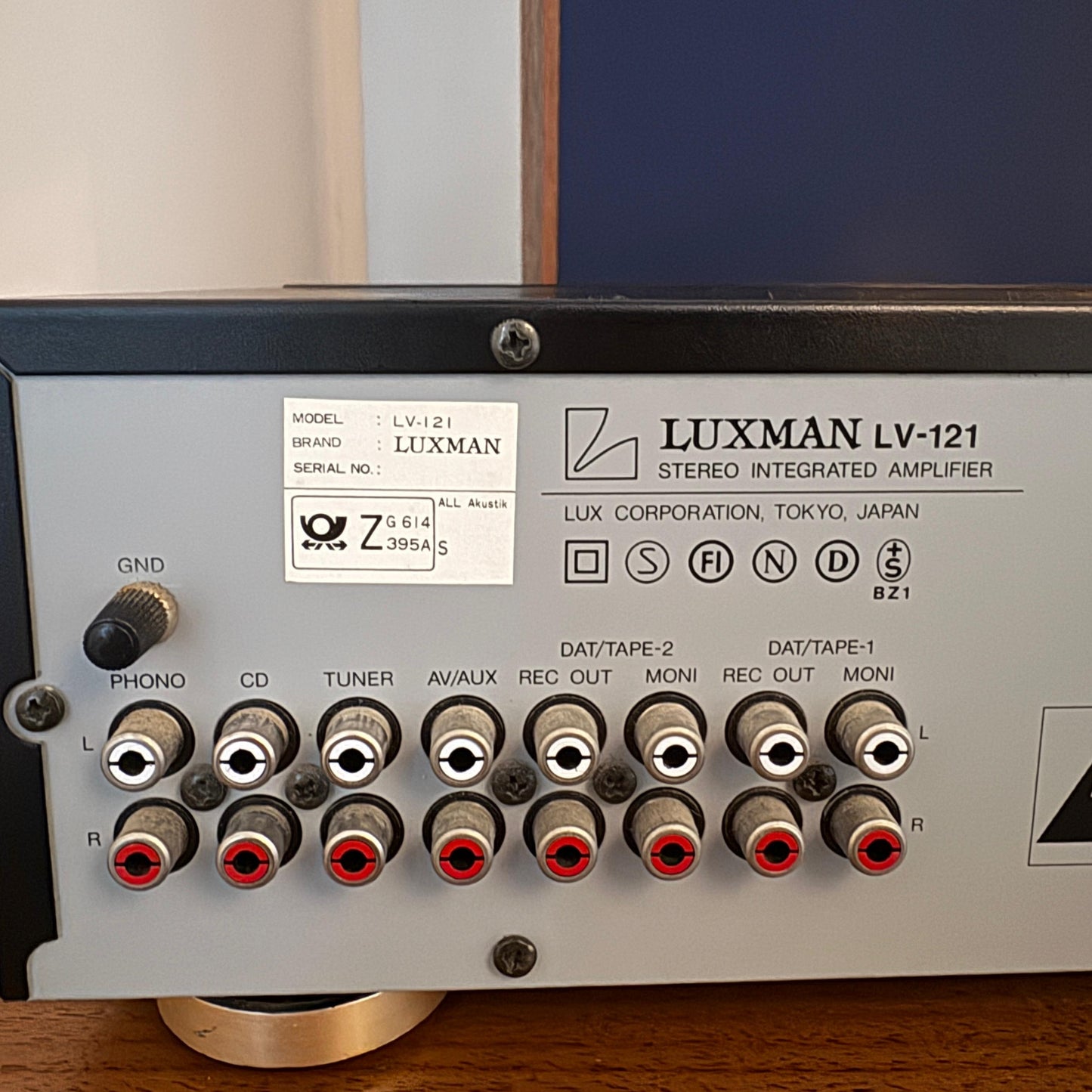 Luxman Stereo Integrated Amplifier LV-121