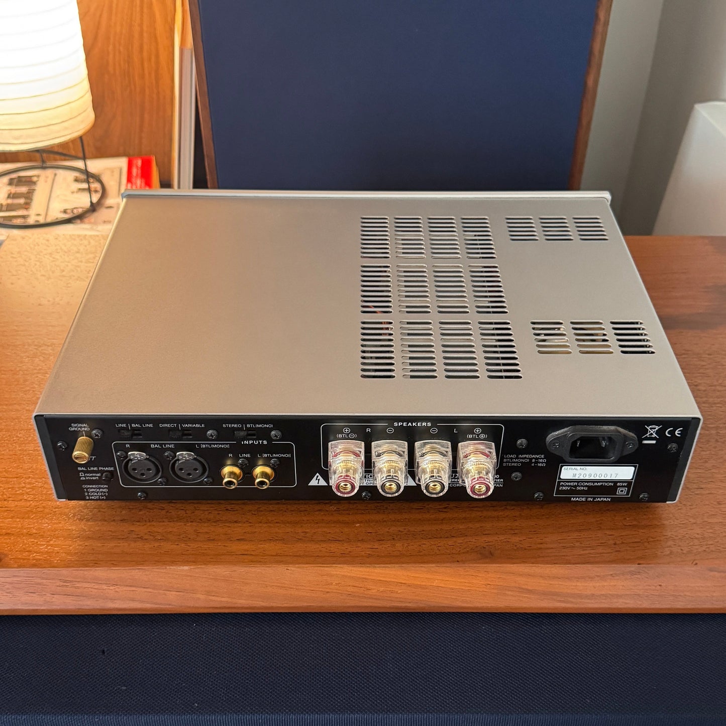 Luxman M-200