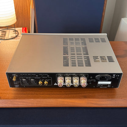 Luxman M-200
