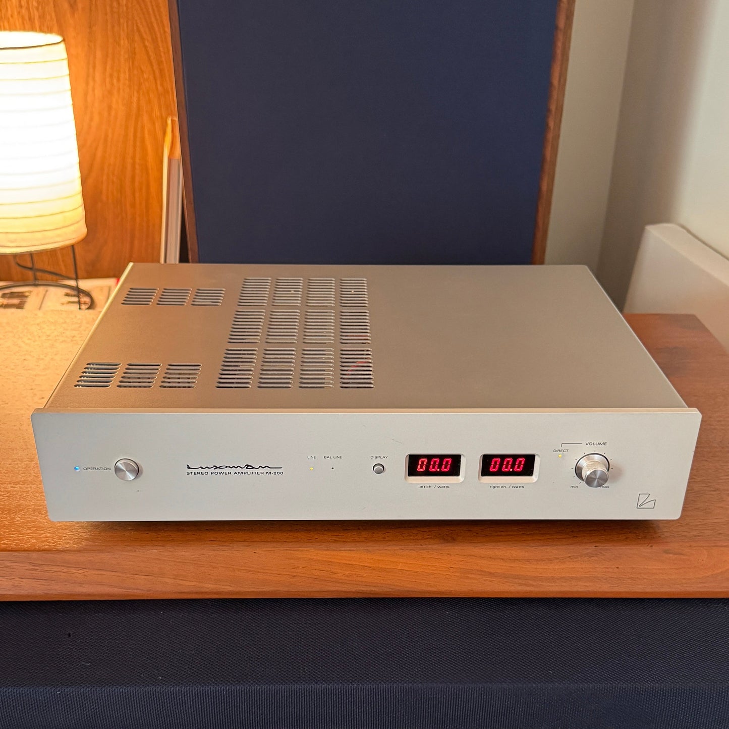 Luxman M-200