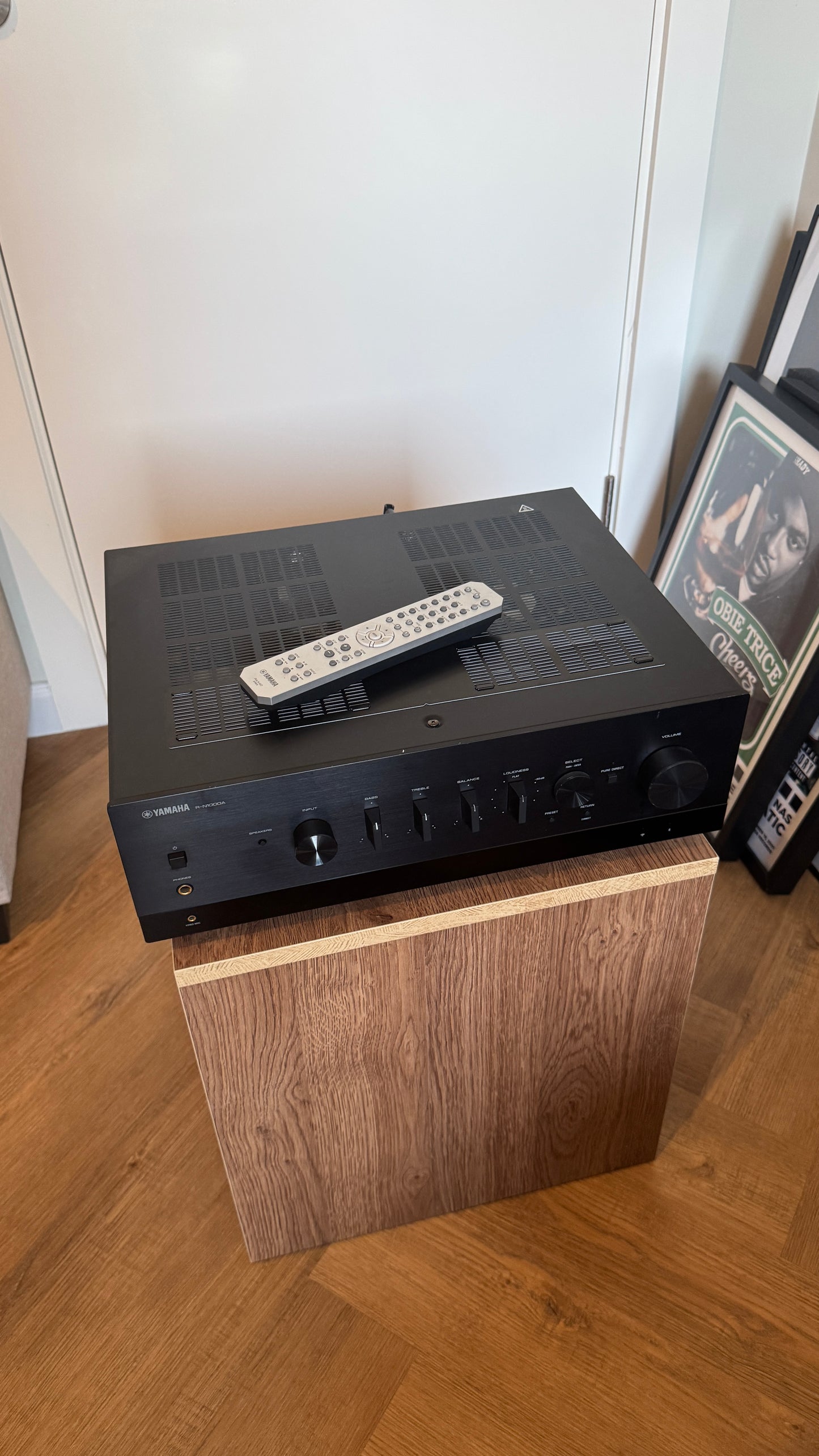 Yamaha R‑N1000A Network Stereo Receiver