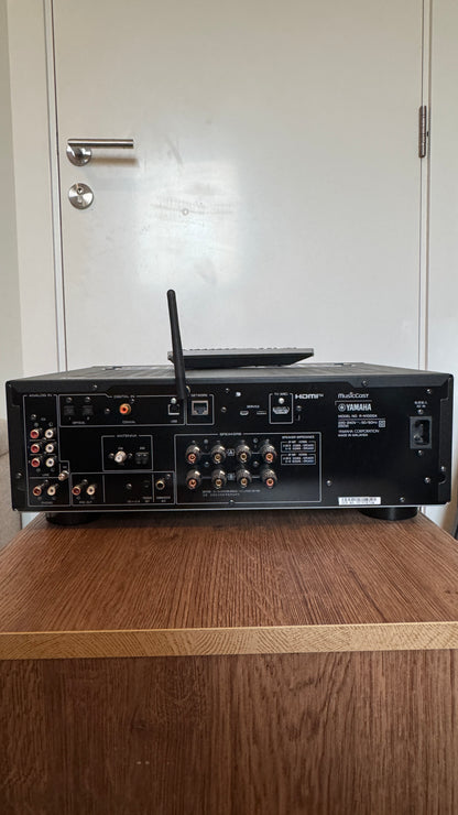 Yamaha R‑N1000A Network Stereo Receiver